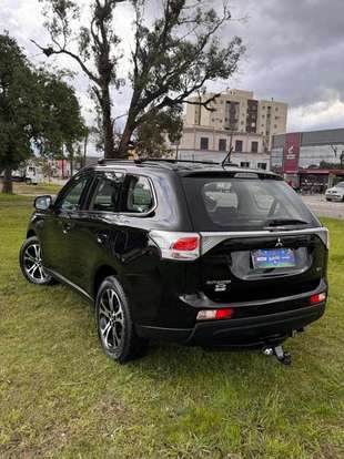 MITSUBISHI-OUTLANDER-2014
