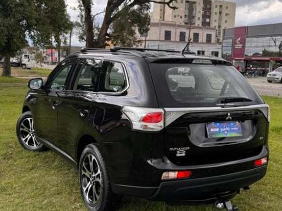 MITSUBISHI-OUTLANDER-3.0 GT 4X4 V6 24V GASOLINA 4P AUTOMÁTICO MITSUBISHI-OUTLANDER-2014