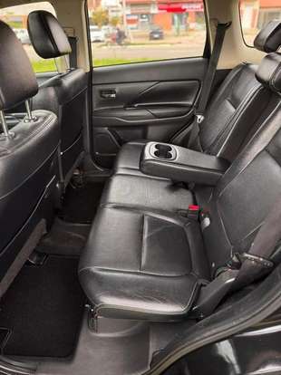 MITSUBISHI-OUTLANDER-2014
