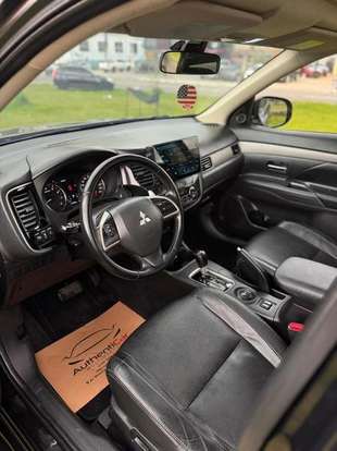 MITSUBISHI-OUTLANDER-2014