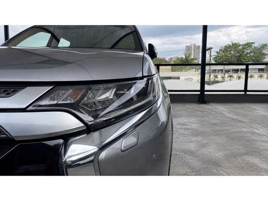 MITSUBISHI-OUTLANDER-3.0 MIVEC V6 GASOLINA HPE-S AWD AUTOMÁTICO MITSUBISHI-OUTLANDER-2018