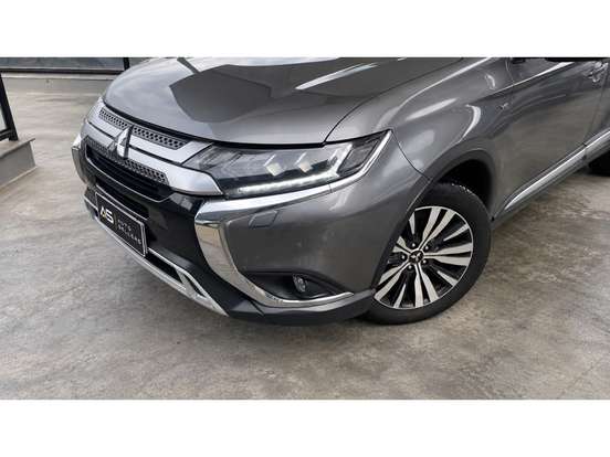 MITSUBISHI-OUTLANDER-2018