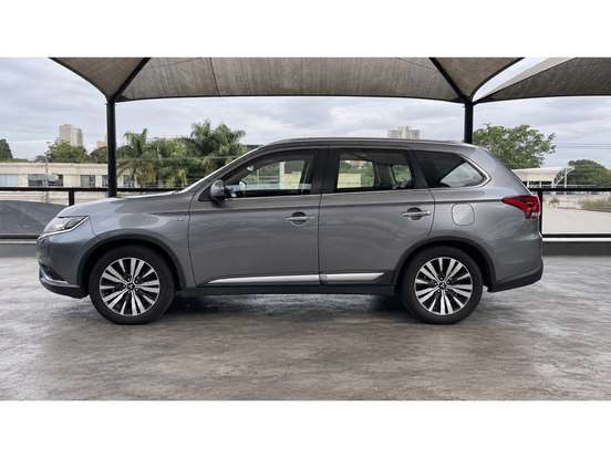 MITSUBISHI-OUTLANDER-3.0 MIVEC V6 GASOLINA HPE-S AWD AUTOMÁTICO MITSUBISHI-OUTLANDER-2018