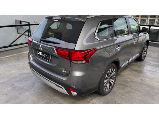 MITSUBISHI-OUTLANDER-3.0 MIVEC V6 GASOLINA HPE-S AWD AUTOMÁTICO MITSUBISHI-OUTLANDER-2018