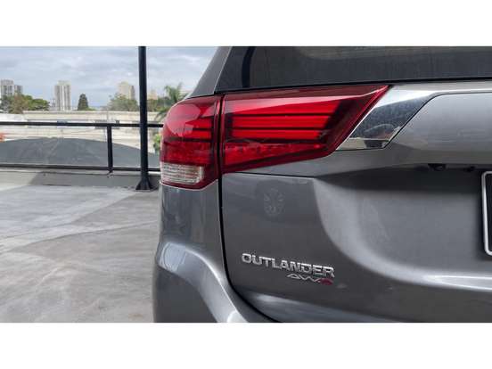 MITSUBISHI-OUTLANDER-3.0 MIVEC V6 GASOLINA HPE-S AWD AUTOMÁTICO MITSUBISHI-OUTLANDER-2018