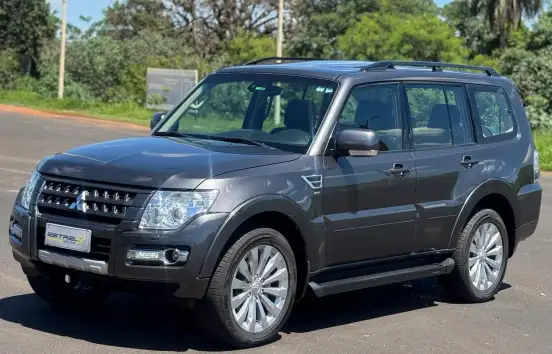 MITSUBISHI-PAJERO-2018