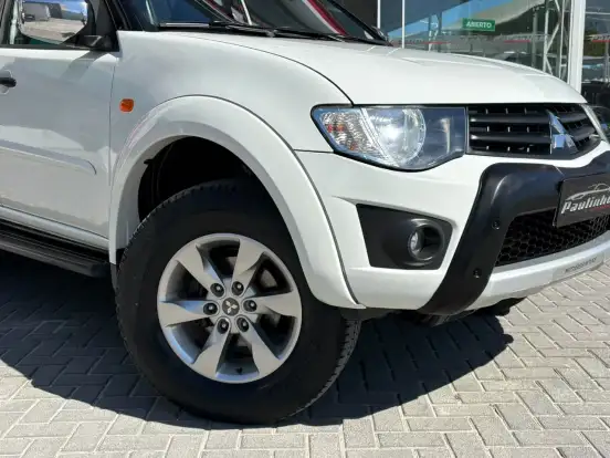 MITSUBISHI-PAJERO DAKAR-2014