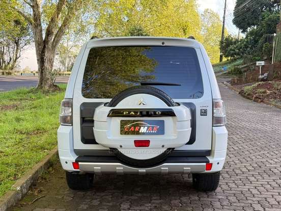 MITSUBISHI-PAJERO FULL-3.2 HPE 4X4 16V TURBO INTERCOOLER DIESEL 4P AUTOMÁTICO MITSUBISHI-PAJERO FULL-2013