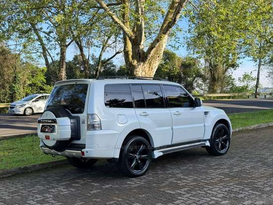 MITSUBISHI-PAJERO FULL-3.2 HPE 4X4 16V TURBO INTERCOOLER DIESEL 4P AUTOMÁTICO MITSUBISHI-PAJERO FULL-2013