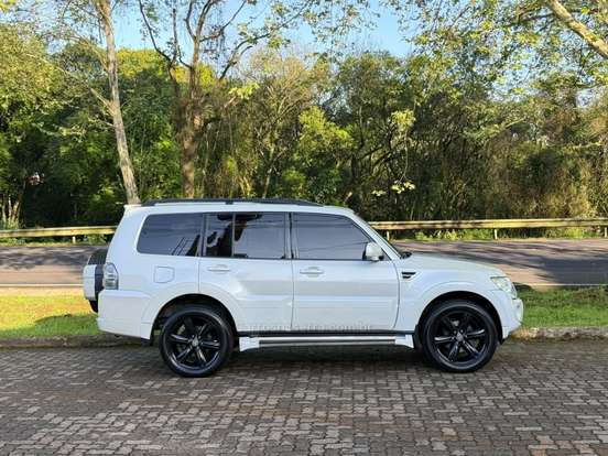 MITSUBISHI-PAJERO FULL-3.2 HPE 4X4 16V TURBO INTERCOOLER DIESEL 4P AUTOMÁTICO MITSUBISHI-PAJERO FULL-2013