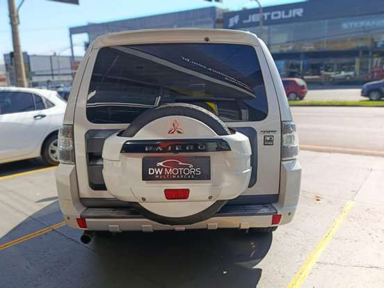 MITSUBISHI-PAJERO FULL-3.8 HPE 4X4 V6 24V GASOLINA 4P AUTOMÁTICO MITSUBISHI-PAJERO FULL-2013
