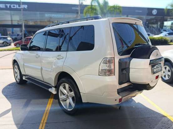 MITSUBISHI-PAJERO FULL-3.8 HPE 4X4 V6 24V GASOLINA 4P AUTOMÁTICO MITSUBISHI-PAJERO FULL-2013