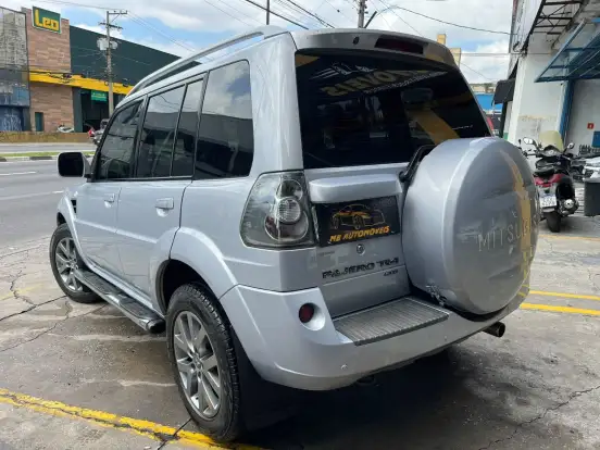 MITSUBISHI-PAJERO TR4-2.0 4X2 16V 140CV FLEX 4P AUTOMÁTICO MITSUBISHI-PAJERO TR4-2013
