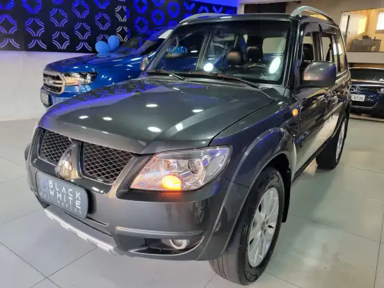 MITSUBISHI-PAJERO TR4-2.0 4X2 16V 140CV FLEX 4P AUTOMÁTICO MITSUBISHI-PAJERO TR4-2012