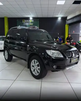 MITSUBISHI-PAJERO TR4-2.0 4X2 16V 140CV FLEX 4P MANUAL MITSUBISHI-PAJERO TR4-2013