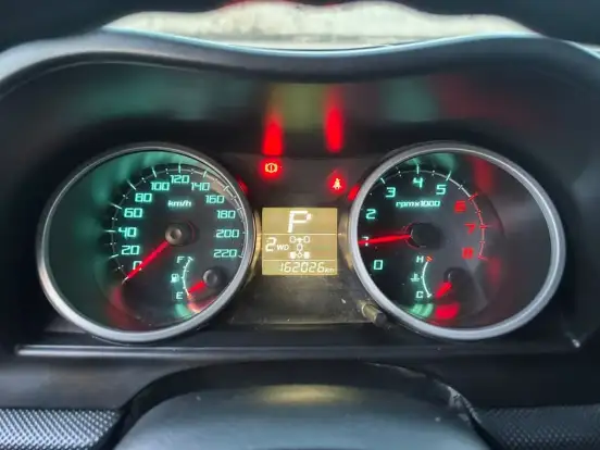 MITSUBISHI-PAJERO TR4-2011