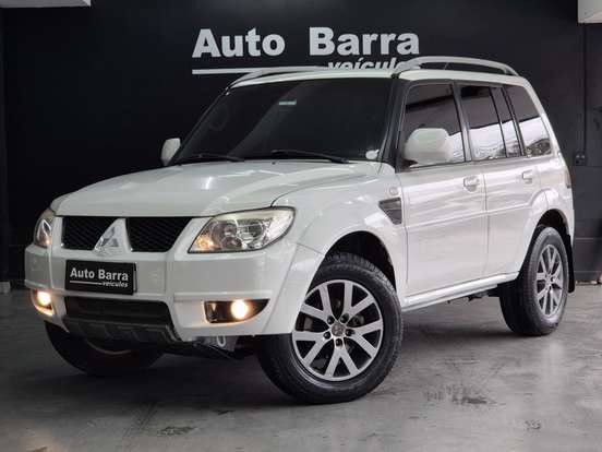 MITSUBISHI-PAJERO TR4-2.0 4X2 16V 140CV FLEX 4P AUTOMÁTICO MITSUBISHI-PAJERO TR4-2013