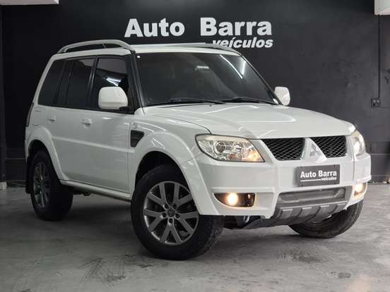 MITSUBISHI-PAJERO TR4-2.0 4X2 16V 140CV FLEX 4P AUTOMÁTICO MITSUBISHI-PAJERO TR4-2013