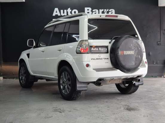 MITSUBISHI-PAJERO TR4-2.0 4X2 16V 140CV FLEX 4P AUTOMÁTICO MITSUBISHI-PAJERO TR4-2013