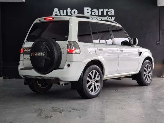 MITSUBISHI-PAJERO TR4-2.0 4X2 16V 140CV FLEX 4P AUTOMÁTICO MITSUBISHI-PAJERO TR4-2013