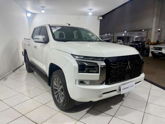 MITSUBISHI-TRITON-2.4 BITURBO DIESEL CD HPE 4X4 AUTOMÁTICO MITSUBISHI-TRITON-2025