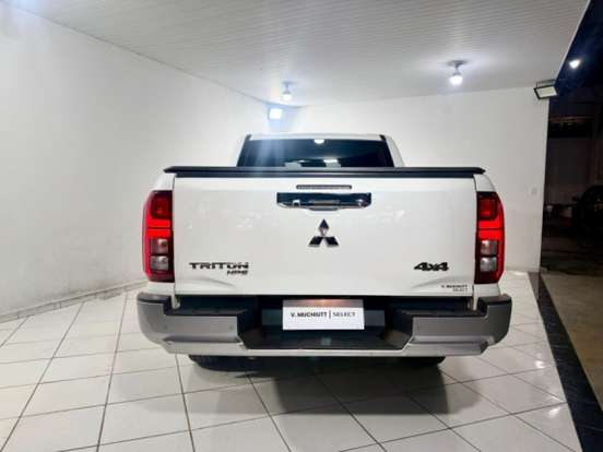 MITSUBISHI-TRITON-2.4 BITURBO DIESEL CD HPE 4X4 AUTOMÁTICO MITSUBISHI-TRITON-2025