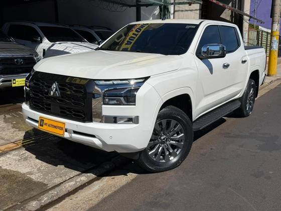 MITSUBISHI TRITON 2.4 BITURBO DIESEL CD HPE-S 4X4 AUTOMÁTICO