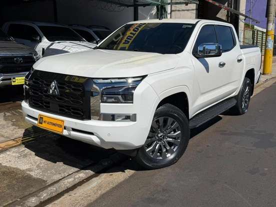 MITSUBISHI-TRITON-2.4 BITURBO DIESEL CD HPE-S 4X4 AUTOMÁTICO MITSUBISHI-TRITON-2025