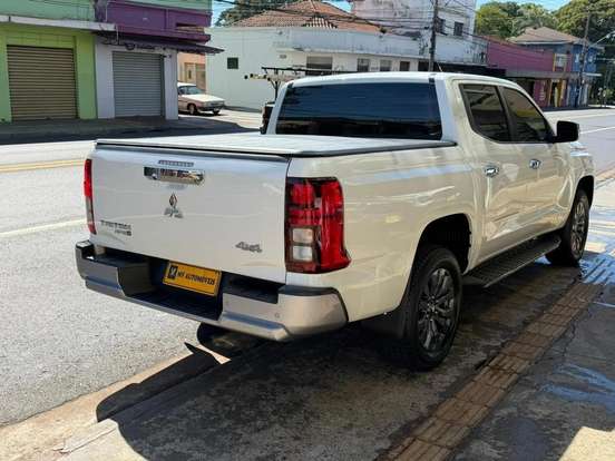 MITSUBISHI-TRITON-2025