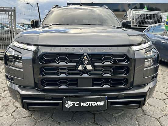 MITSUBISHI-TRITON-2.4 BITURBO DIESEL CD KATANA SR80 4X4 AUTOMÁTICO MITSUBISHI-TRITON-2025