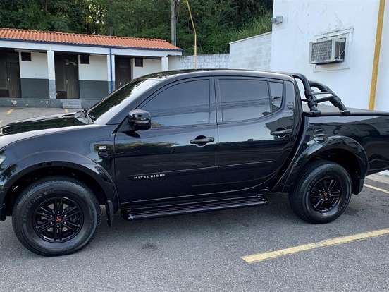 MITSUBISHI-L200 TRITON-3.5 HPE 4X4 CD V6 24V FLEX 4P AUTOMÁTICO MITSUBISHI-L200 TRITON-2014