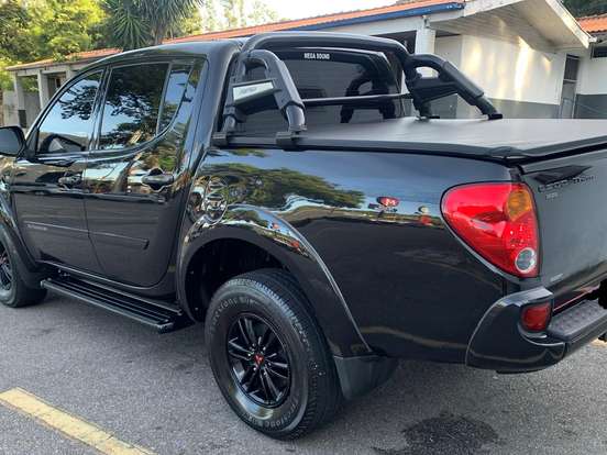 MITSUBISHI-L200 TRITON-3.5 HPE 4X4 CD V6 24V FLEX 4P AUTOMÁTICO MITSUBISHI-L200 TRITON-2014