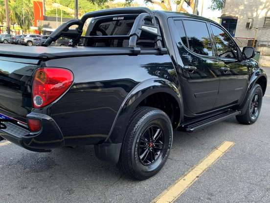 MITSUBISHI-L200 TRITON-3.5 HPE 4X4 CD V6 24V FLEX 4P AUTOMÁTICO MITSUBISHI-L200 TRITON-2014