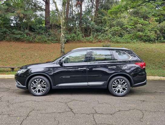 MITSUBISHI-OUTLANDER-2018