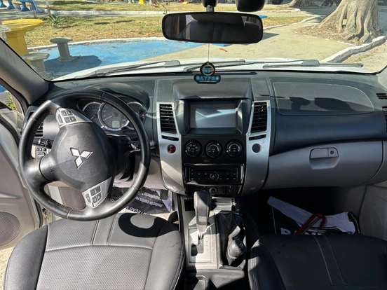 MITSUBISHI-PAJERO-3.5 HPE 4X4 7 LUGARES V6 24V FLEX 4P AUTOMÁTICO MITSUBISHI-PAJERO-2015