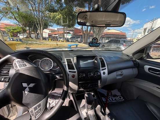 MITSUBISHI-PAJERO-3.5 HPE 4X4 7 LUGARES V6 24V FLEX 4P AUTOMÁTICO MITSUBISHI-PAJERO-2015