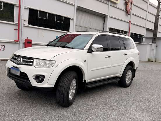 MITSUBISHI-PAJERO DAKAR-2015