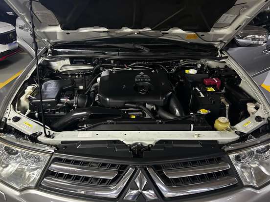 MITSUBISHI-PAJERO DAKAR-3.2 HPE 4X4 7 LUGARES 16V TURBO INTERCOOLER DIESEL 4P AUTOMÁTICO MITSUBISHI-PAJERO DAKAR-2017