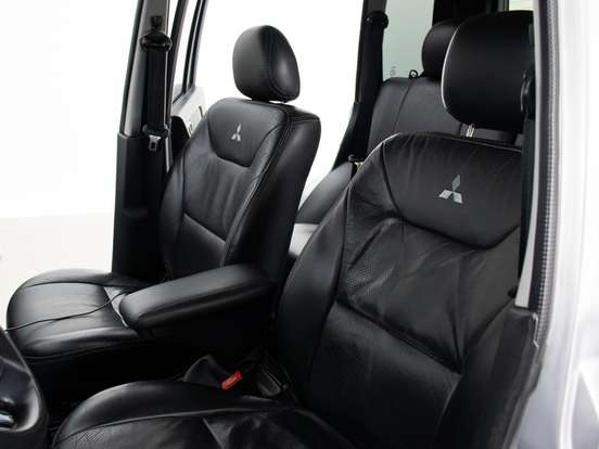 MITSUBISHI-PAJERO TR4-2.0 4X2 16V 140CV FLEX 4P AUTOMÁTICO MITSUBISHI-PAJERO TR4-2012