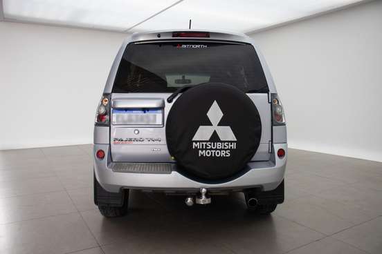 MITSUBISHI-PAJERO TR4-2012