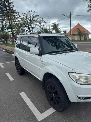 MITSUBISHI-PAJERO TR4-2011
