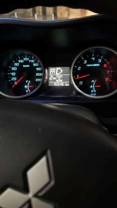 MITSUBISHI-PAJERO TR4-2011