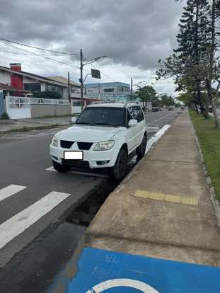 MITSUBISHI-PAJERO TR4-2011