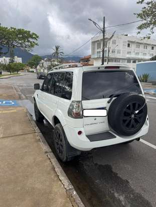 MITSUBISHI-PAJERO TR4-2011