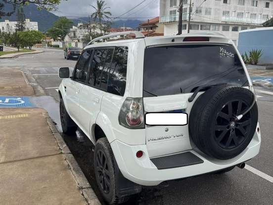 MITSUBISHI-PAJERO TR4-2.0 4X4 16V 140CV FLEX 4P AUTOMÁTICO MITSUBISHI-PAJERO TR4-2011