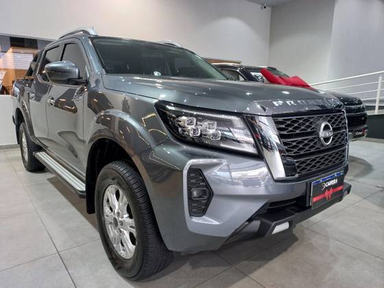 NISSAN FRONTIER 2.3 16V TURBO DIESEL XE CD 4X4 AUTOMÁTICO