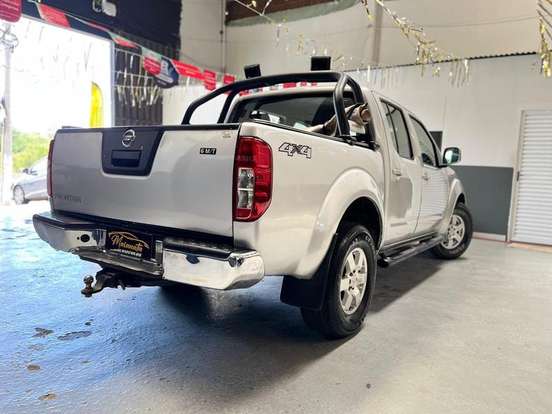 NISSAN-FRONTIER-2.5 PLATINUM 4X4 CD TURBO ELETRONIC DIESEL 4P AUTOMÁTICO NISSAN-FRONTIER-2014