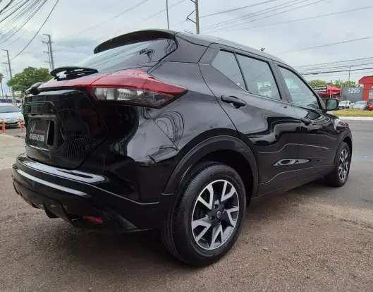 NISSAN-KICKS-2023