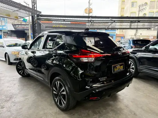 NISSAN-KICKS PLAY-2025