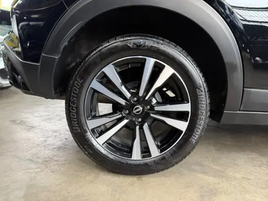 NISSAN-KICKS PLAY-2025